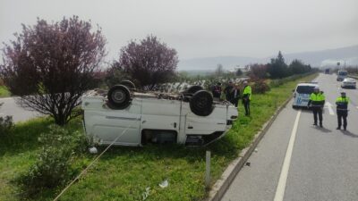 Bursa’da minibüs takla attı! Yaralılar var