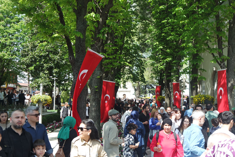 Bursa’nın tarihi ve turistik yerlerinde bayram hareketliliği Bursa’nın tarihi ve turistik yerlerinde bayram hareketliliği
