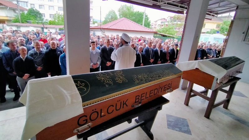 Bursa’da define ararken ölen baba ve oğluna son görev