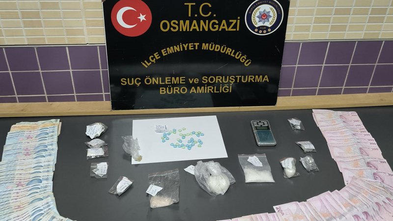 Bursa’da durdurulan araçta uyuşturucu bulundu