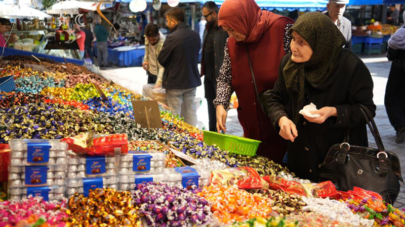 Bursa’da tezgahlar renklendi