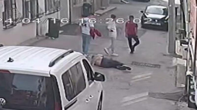 Bursa’da sokak ortasında dehşet! Tekme ve yumruklar…