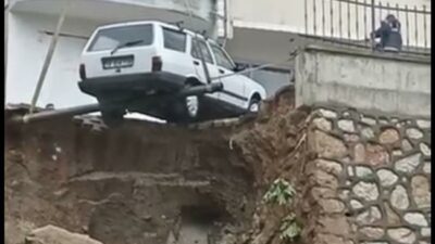 Bursa’daki bu mahalle sakinleri evlerini boşalttı! Araçlar böyle kurtarıldı…