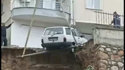 Bursa’daki bu mahalle sakinleri evlerini boşalttı! Araçlar böyle kurtarıldı…