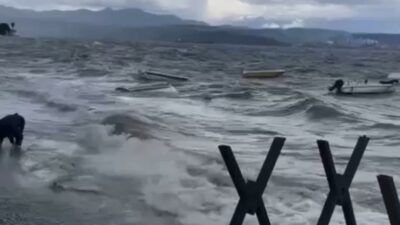 Bursa sahillerini fırtına vurdu!