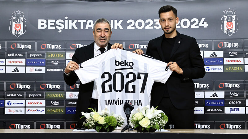 Beşiktaş’ta Tayyip Talha’nın sözleşmesi uzatıldı Beşiktaş, 24 yaşındaki savunma oyuncusu Tayyip Talha Sanuç'un sözleşmesini uzattı.
