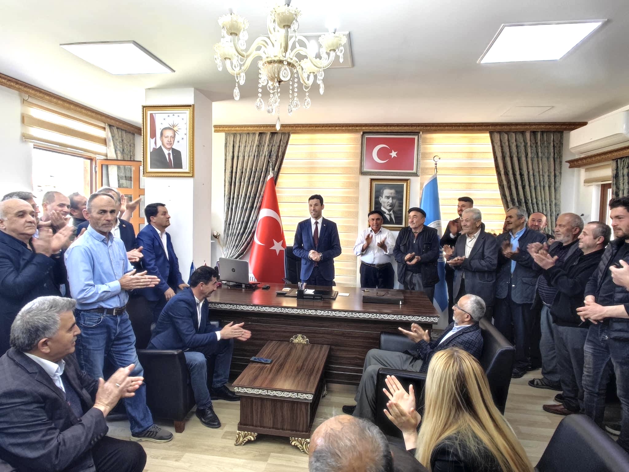 AK Parti Bursa’da hangi başkanı devir teslime istemedi? AK Parti Bursa’da hangi başkanı devir teslime istemedi?