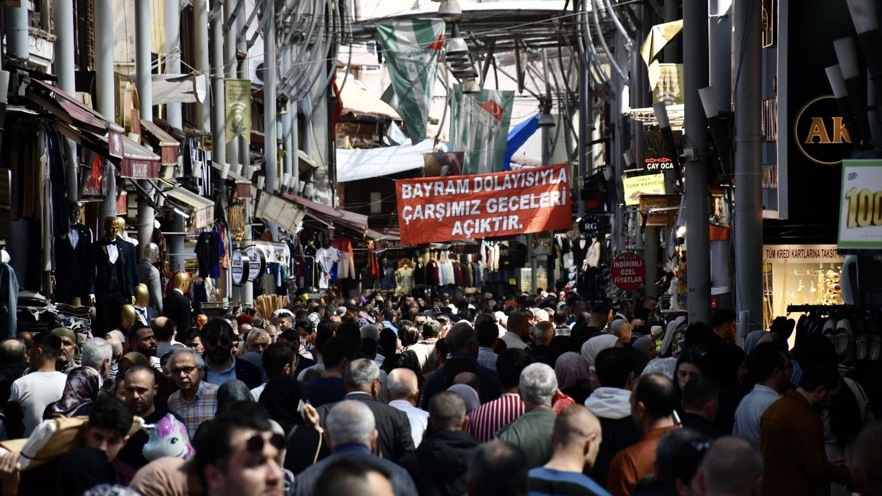 Görüntüler Bursa’dan! Bayram öncesi akın ettiler…