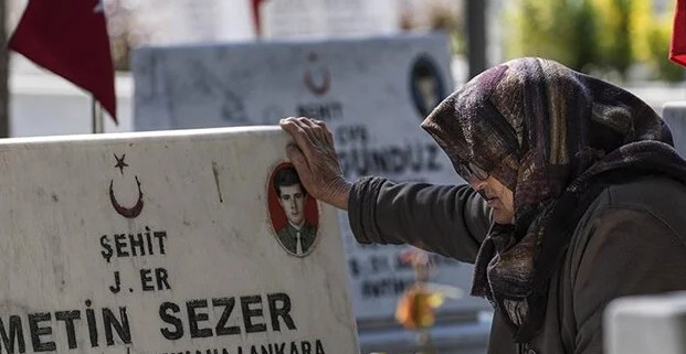 Şehitliklerde hüzünlü bayram arifesi