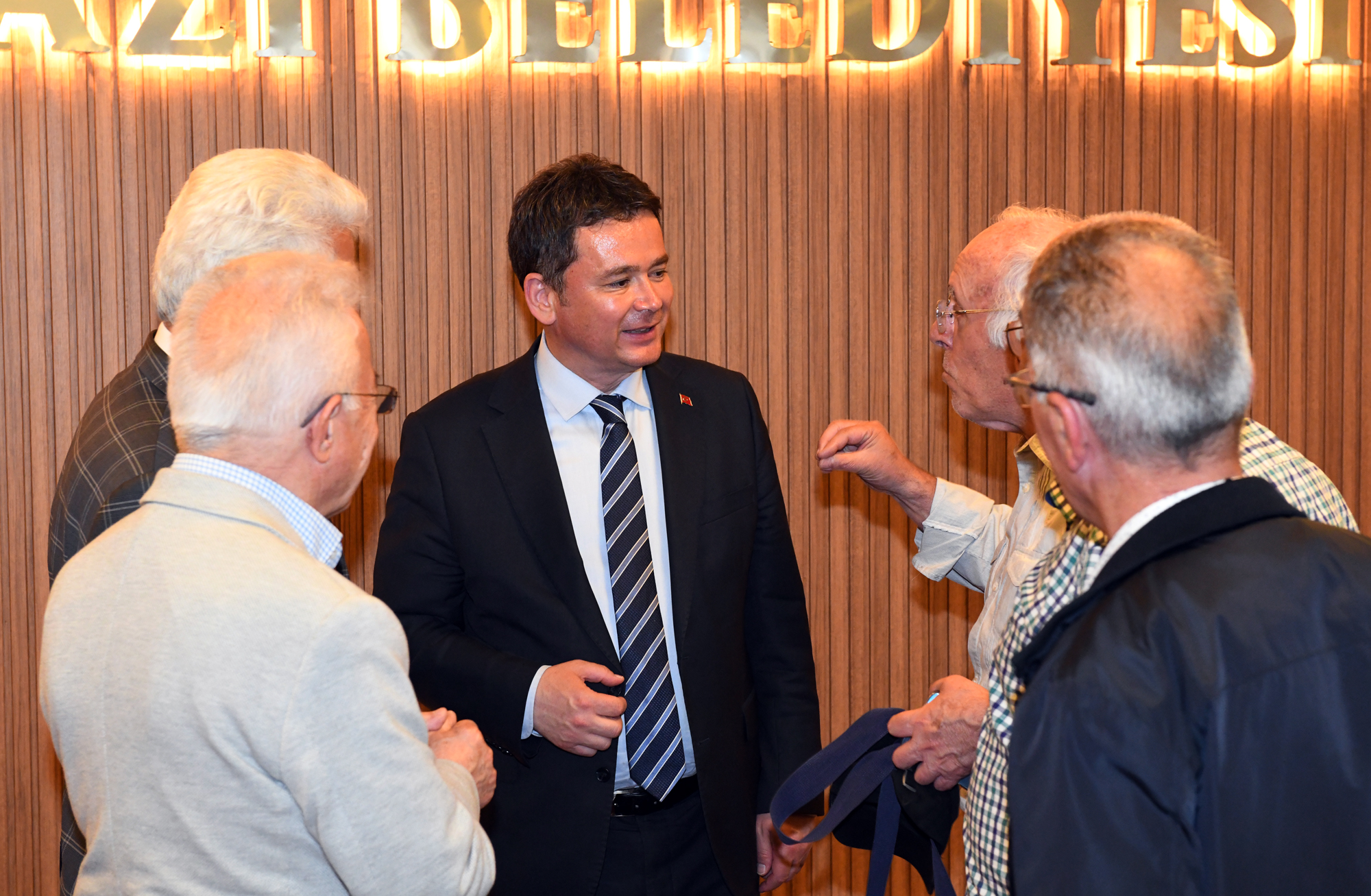 Başkan Erkan Aydın, makamının kapılarını halka açtı