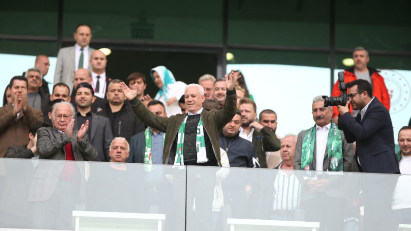 Bursaspor’u şaha kaldıracak projeler… Büyükşehir Belediye Başkanı Mustafa Bozbey 3. Lig’e düşen Bursaspor ile