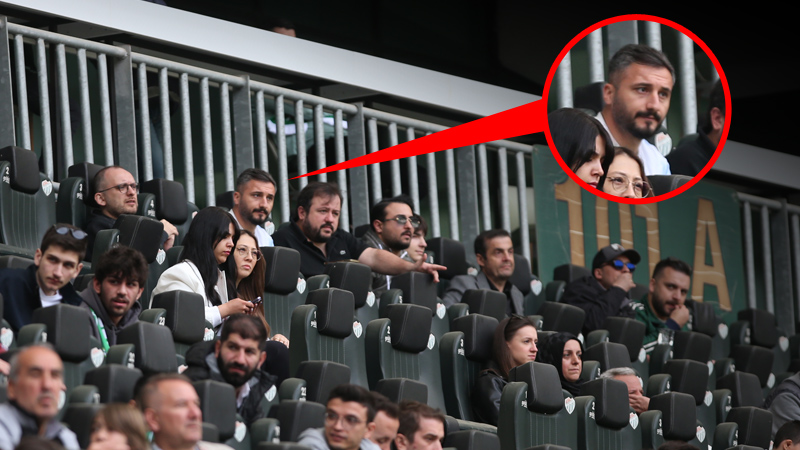 Bursaspor’un eski futbolcusu tribünde Bursaspor’un eski futbolcusu tribünde