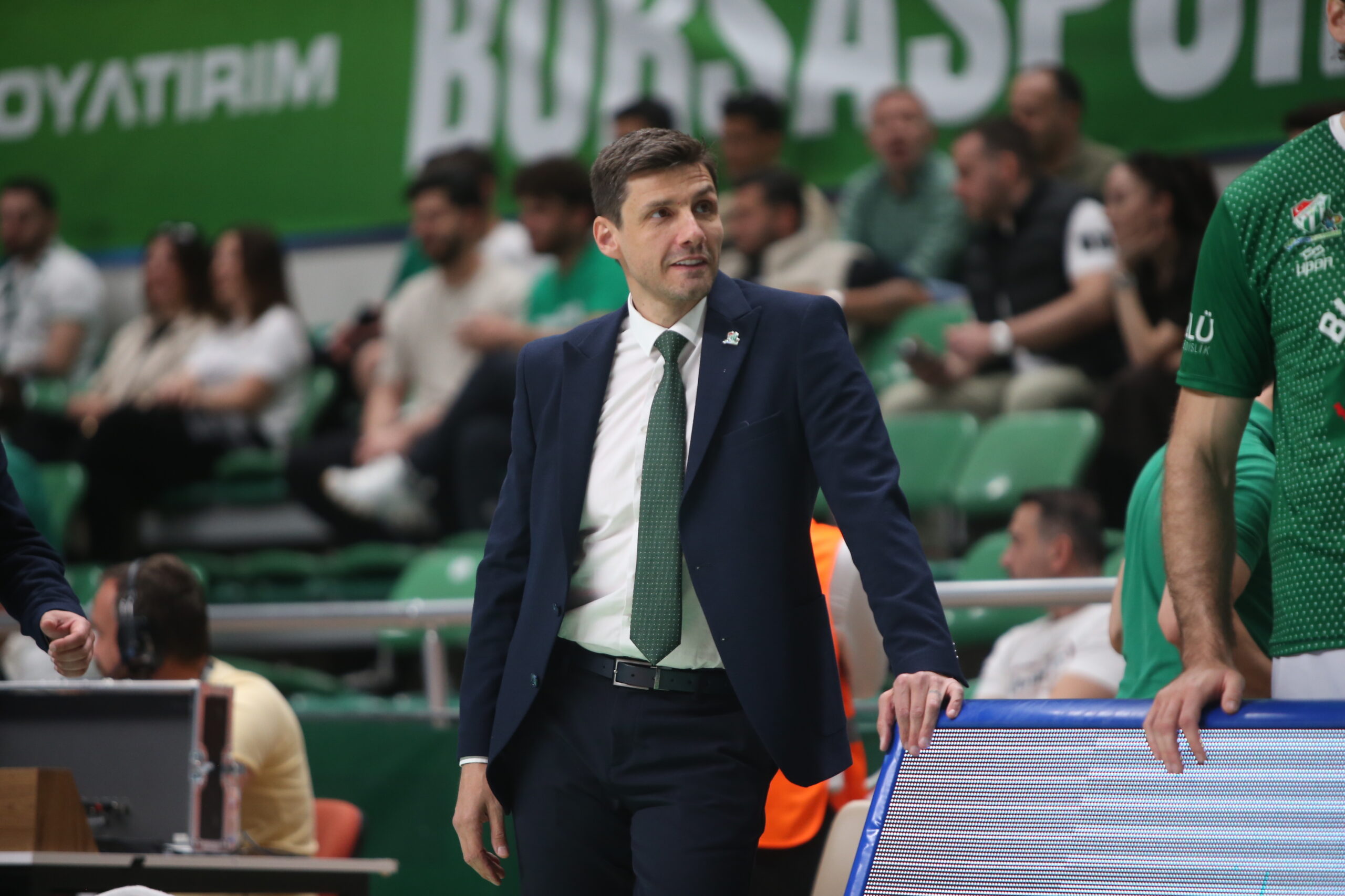 Bursaspor İnfo Yatırım’ın Başantrenörü Serhan Kavut göreve devam edecek mi?