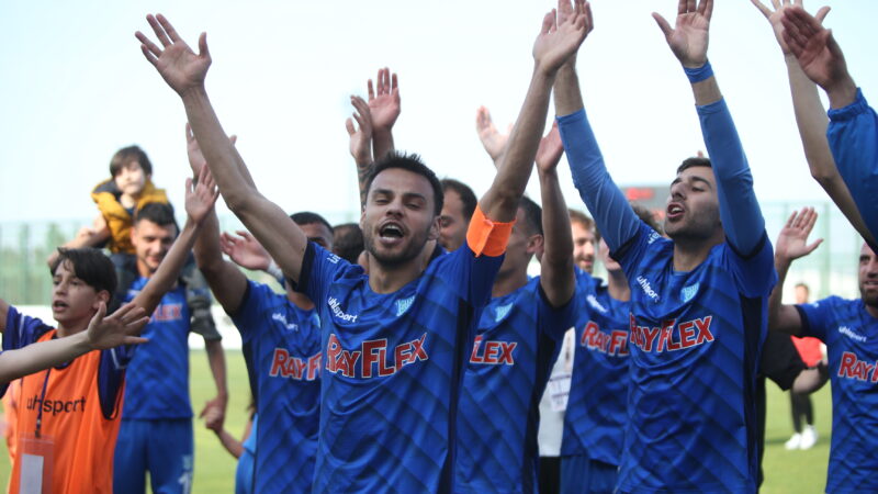 3.Lig’deki Bursa ekibi son maçta bileti kaptı! İşte 2.Lig yolunda ilk rakip… İki takımın da 10 kişi kaldığı maçta Bergama Sportif Faaliyetler’i