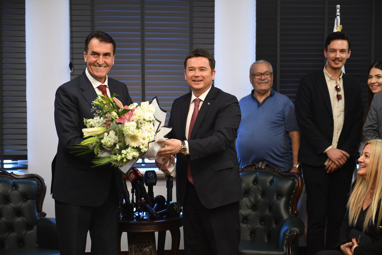 Eski başkan yeni başkan yan yana!