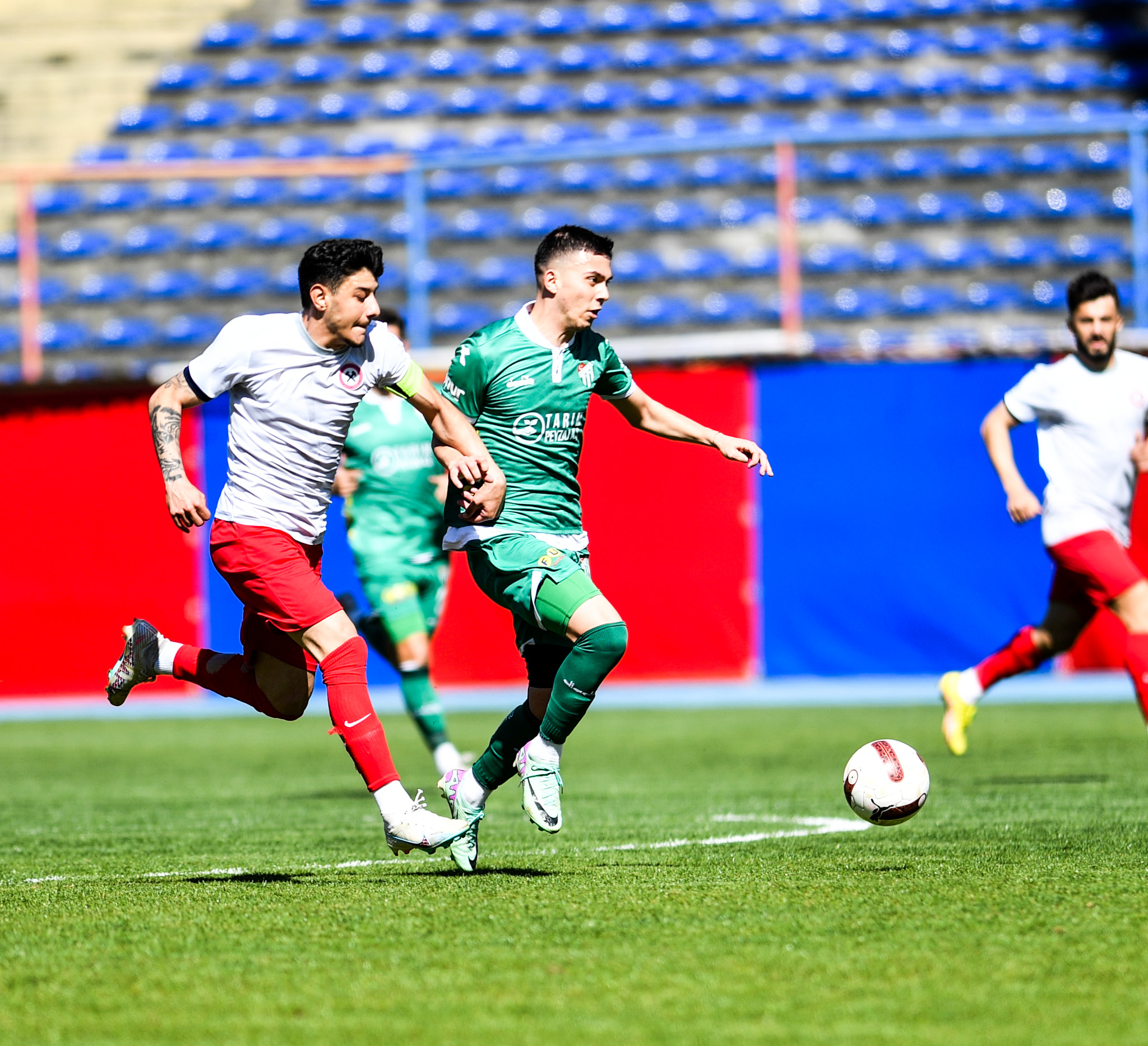 Bursaspor’a bir darbe de Zonguldak’tan! Timsah can çekişiyor…