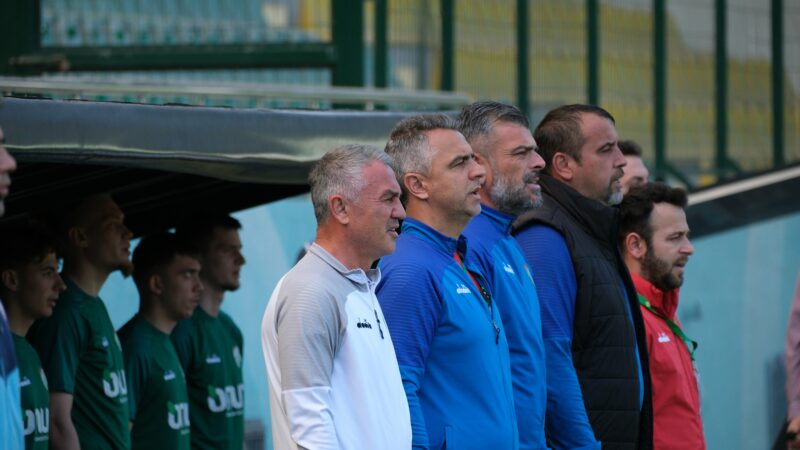 Bursaspor’daki şok istifanın perde arkası! Esenler Erokspor maçında bazı futbolcuların Ümit Şengül ile tartışması deneyimli