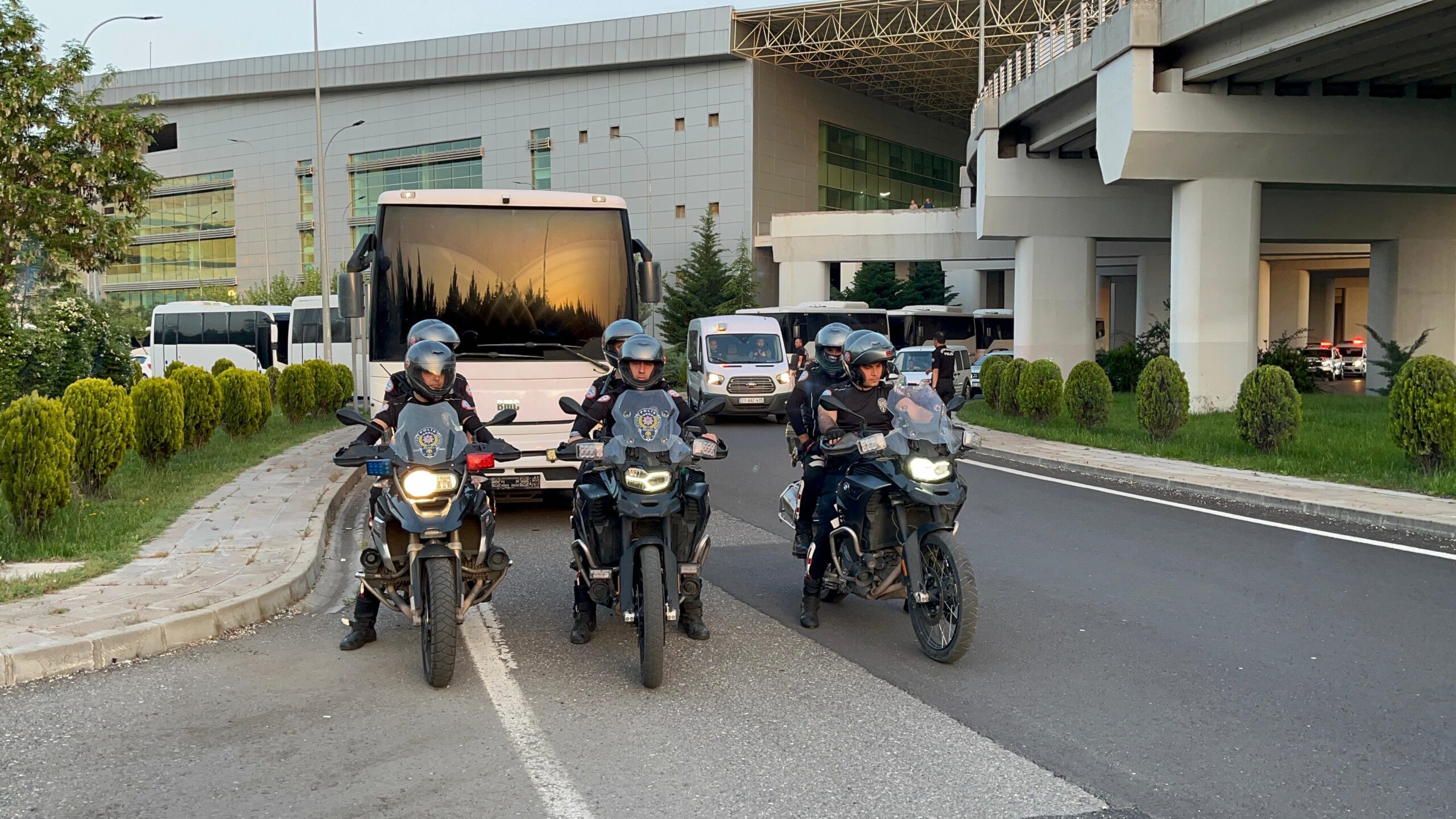 KUME DUSEN BURSASPOR DIYARBAKIR’A GELDI 46948 4 scaled