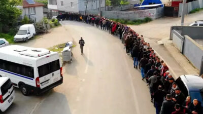 Bursa’da 1 kilometrelik kuyruk! Bakın ne için?