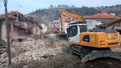 Bursa’da tehlike saçıyorlardı! Tek tek yıkılıyorlar