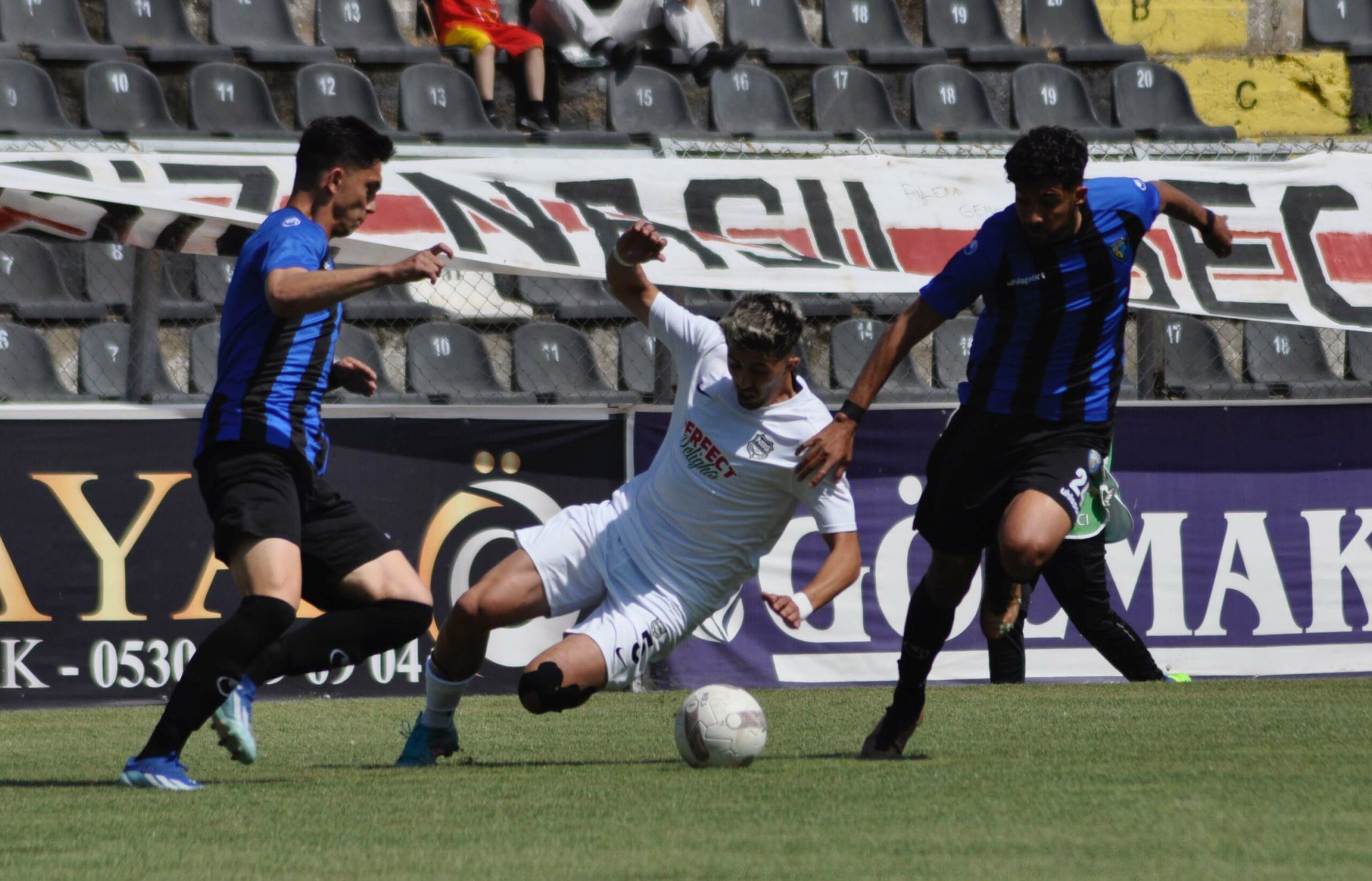 2. Lig’deki Bursa ekibi, rakibini ateşe attı