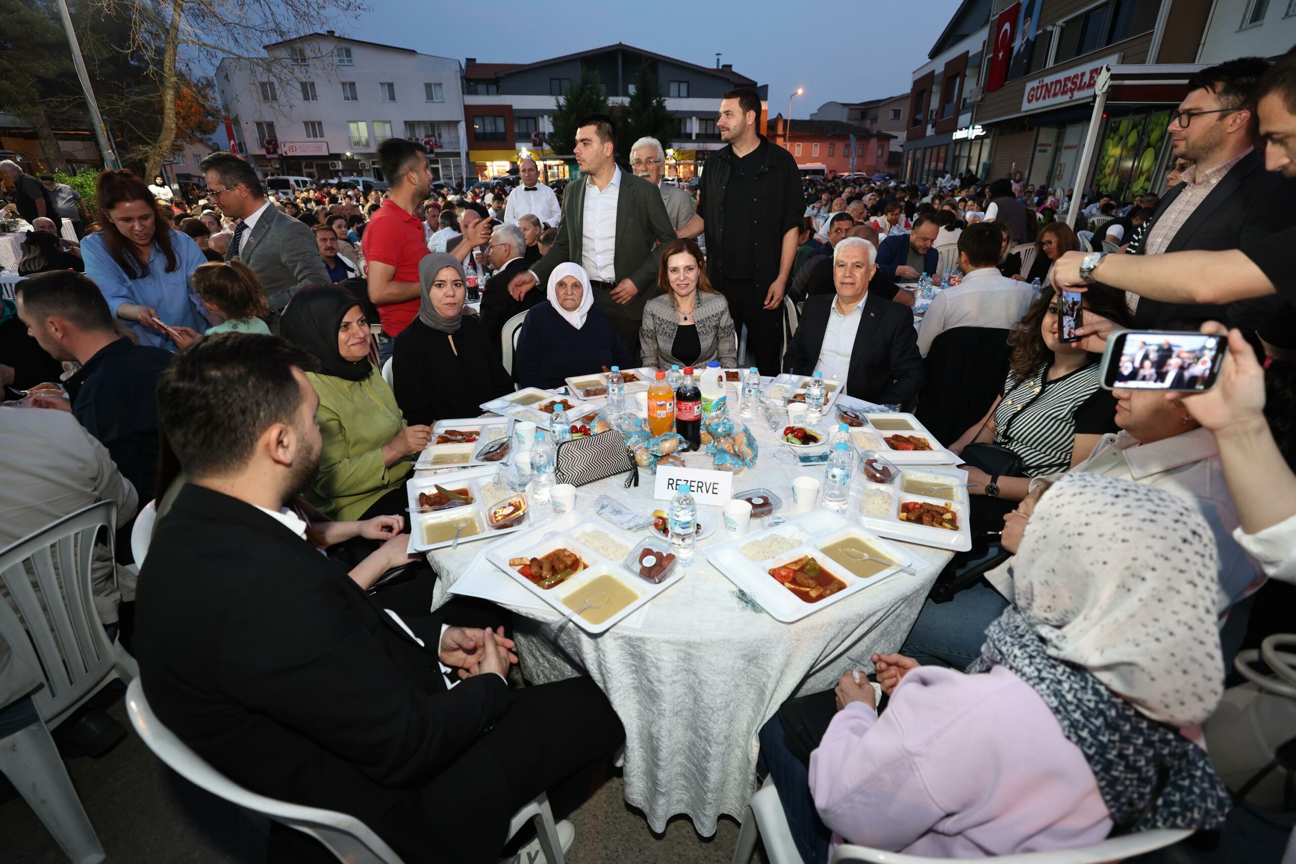 Bursa’nın bu köyünde büyük coşku! Binlerce kişi bu iftarda buluştu