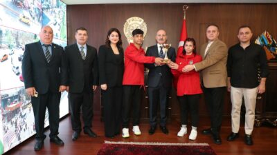 Bursa Emniyetsporlu sporculardan anlamlı günde büyük başarı