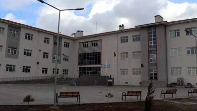 Kızının öğretmeni ile birlikte olup hamile kaldı! Okulda dehşet saçan kadın için karar