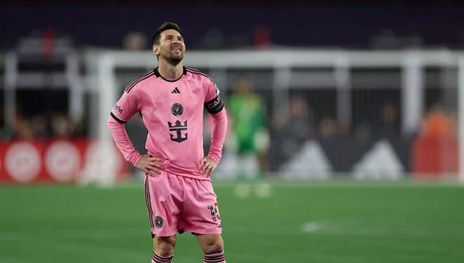 Messi, Inter Miami galibiyetiyle MLS tarihine geçti Lionel Messi, Inter Miami formasıyla 2 gol attığı New England