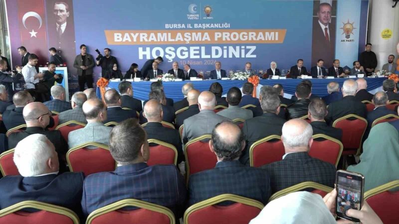 AK Parti Bursa İl Başkanlığı tarafından düzenlenen bayramlaşma töreninde konuşan