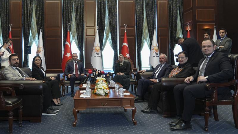 Partilerde bayram ziyareti mesaisi