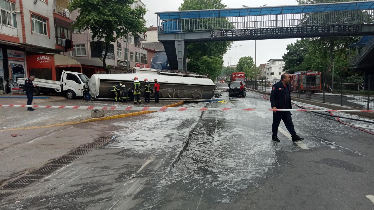 Benzin yüklü tanker kazası! Trafik durdu, evler boşaltıldı