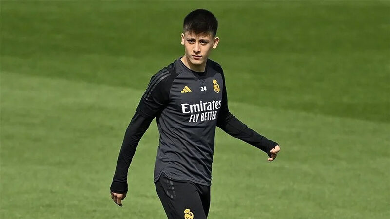 Real Madrid’den Arda Güler kararı Real Madrid'in Amerika Birleşik Devletleri'nde yapacağı kampın kadrosu belli oldu.