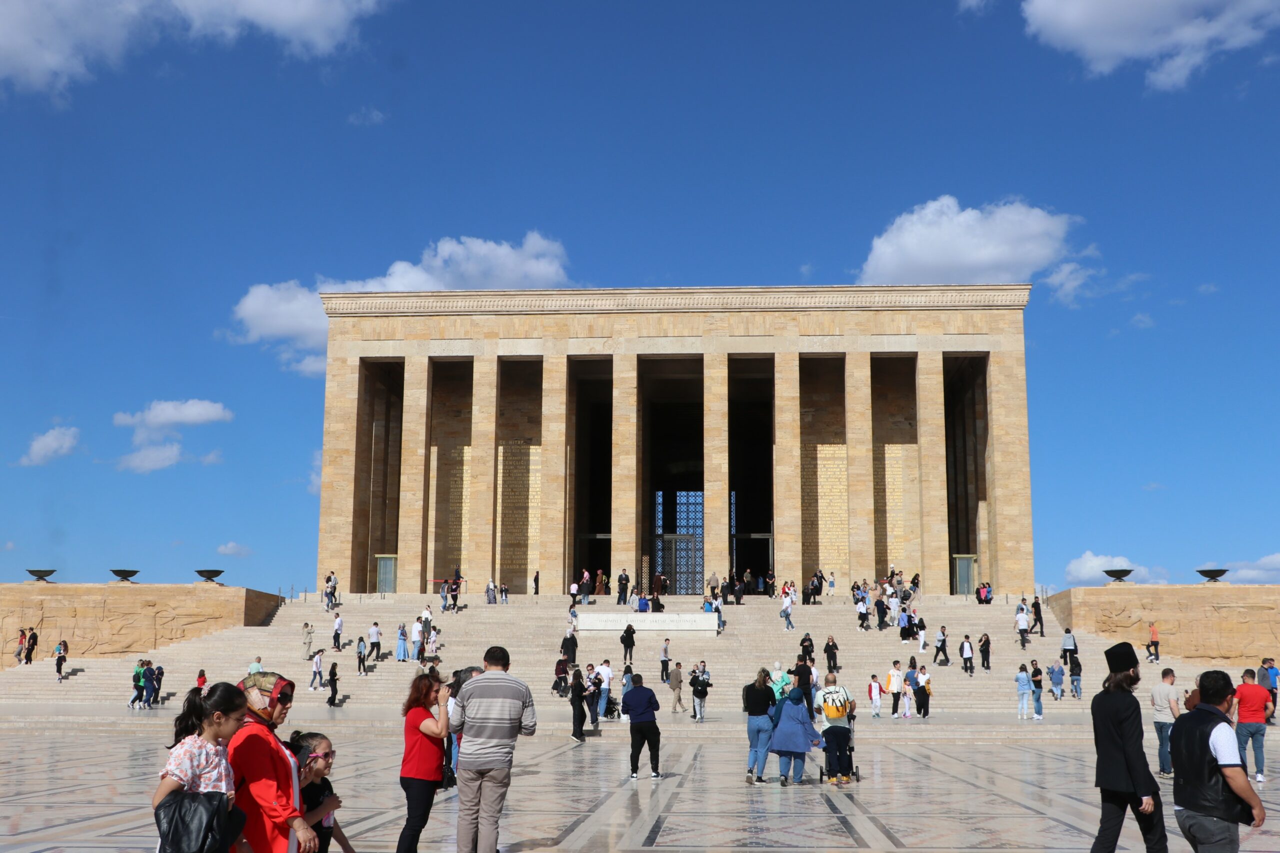 Bayram tatilinde Anıtkabir’e ziyaretçi akını