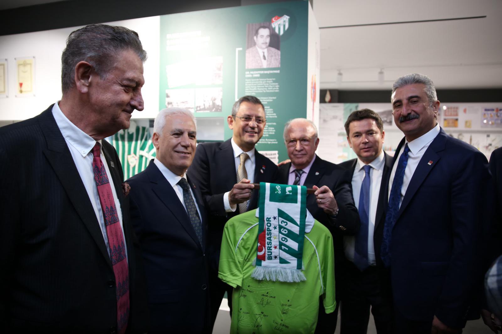 Bursaspor Başkanı Sinan Bür’den CHP’li başkanlara kutlama mesajı