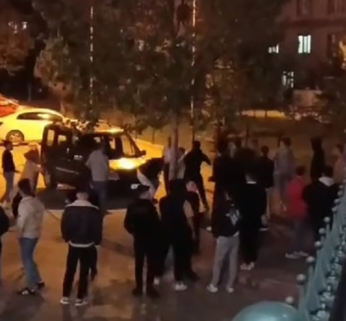 Bursa’da tartışma bir anda kavgaya dönüştü Bursa’da tartışma bir anda kavgaya dönüştü