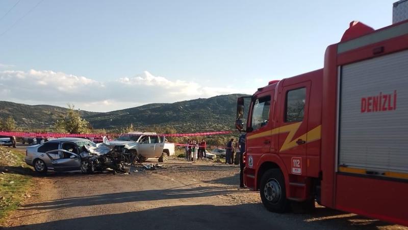 Otomobille pikabın çarpıştığı kazada 2 kişi öldü