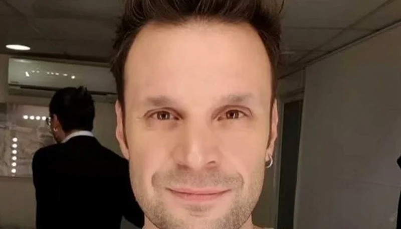 Ünlü şarkıcı hayatını kaybetti