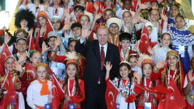 Cumhurbaşkanı Erdoğan, Beştepe’de çocukları kabul etti