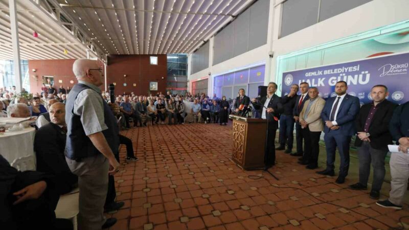 Gemlik’te Başkan Deviren ’Halk Günü’nde vatandaşları dinledi Gemlik Belediye Başkanı Şükrü Deviren, katılımcı ve şeffaf belediyecilik anlayışı