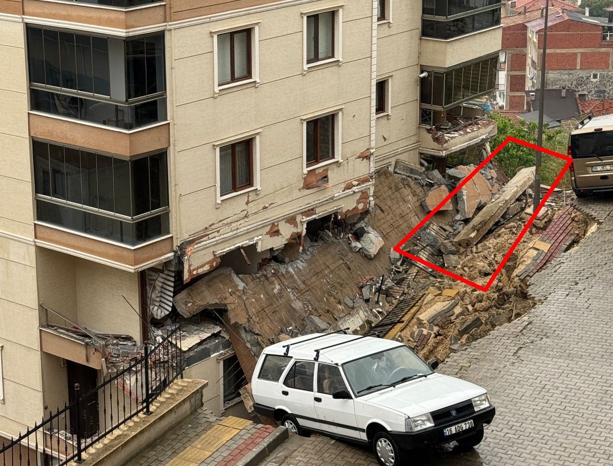 Gemlik’teki duvar çökmesine soruşturma