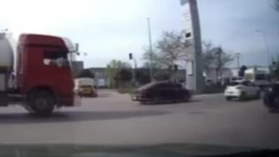 Görüntüler Bursa’dan… Motosiklet TOGG’a böyle çarptı