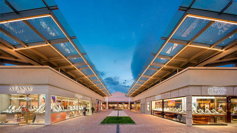 İnegöl AVM, temmuza da dopdolu giriyor