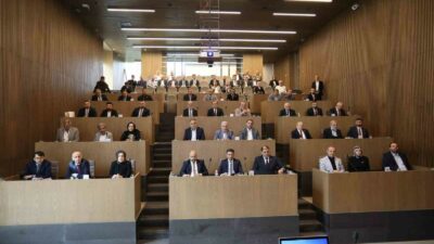 İnegöl Belediye Meclisi yeni üyelerle ilk toplantısını yaptı