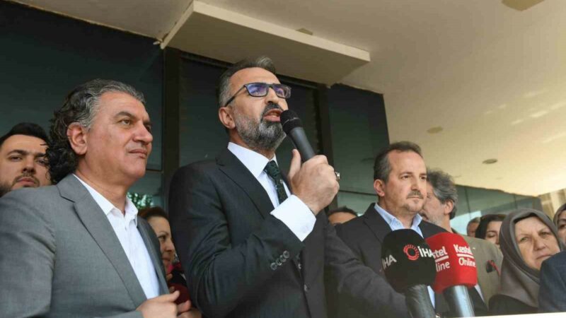 Bursa’nın Kestel ilçesinde yeni Başkan Ferhat Erol göreve başladı Kestel Belediye Başkanı Ferhat Erol, Yüksek Seçim Kurulu’ndan mazbatasını teslim