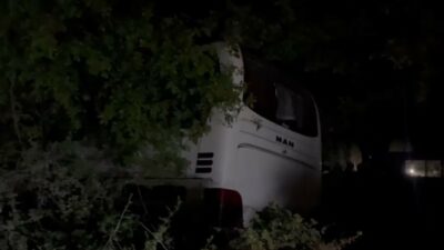 Bursa’da kontrolden çıkan otobüs araziye uçtu