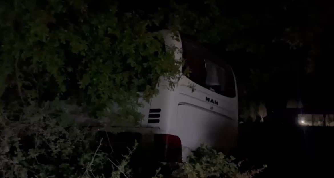 Bursa’da kontrolden çıkan otobüs araziye uçtu