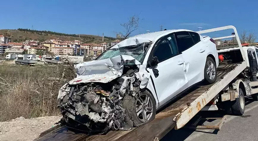 Gölbaşı’nda kamyona çarpan otomobilin sürücüsü öldü Gölbaşı’nda kamyona çarpan otomobilin sürücüsü öldü