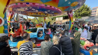 Çocuklar tatilde lunaparkları doldurdu