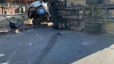Bursa’da minibüs ile kamyonet çarpıştı: 3 yaralı